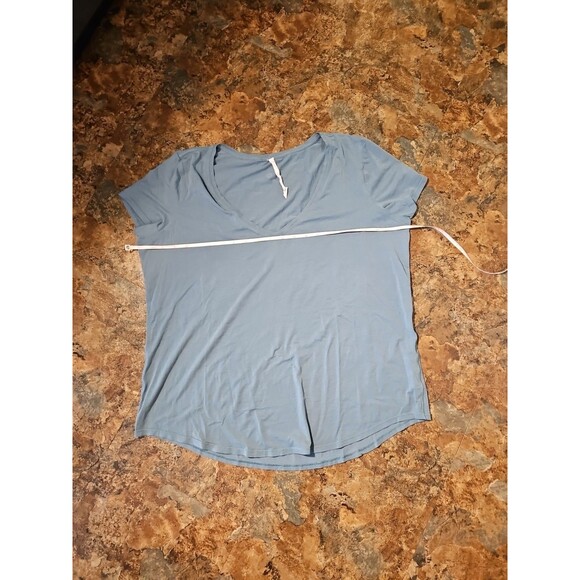 Lululemon‎ Love Tee V Neck Blue/Green? Size ?4 Measures 24" Laying Flat (L17) - Picture 1 of 6